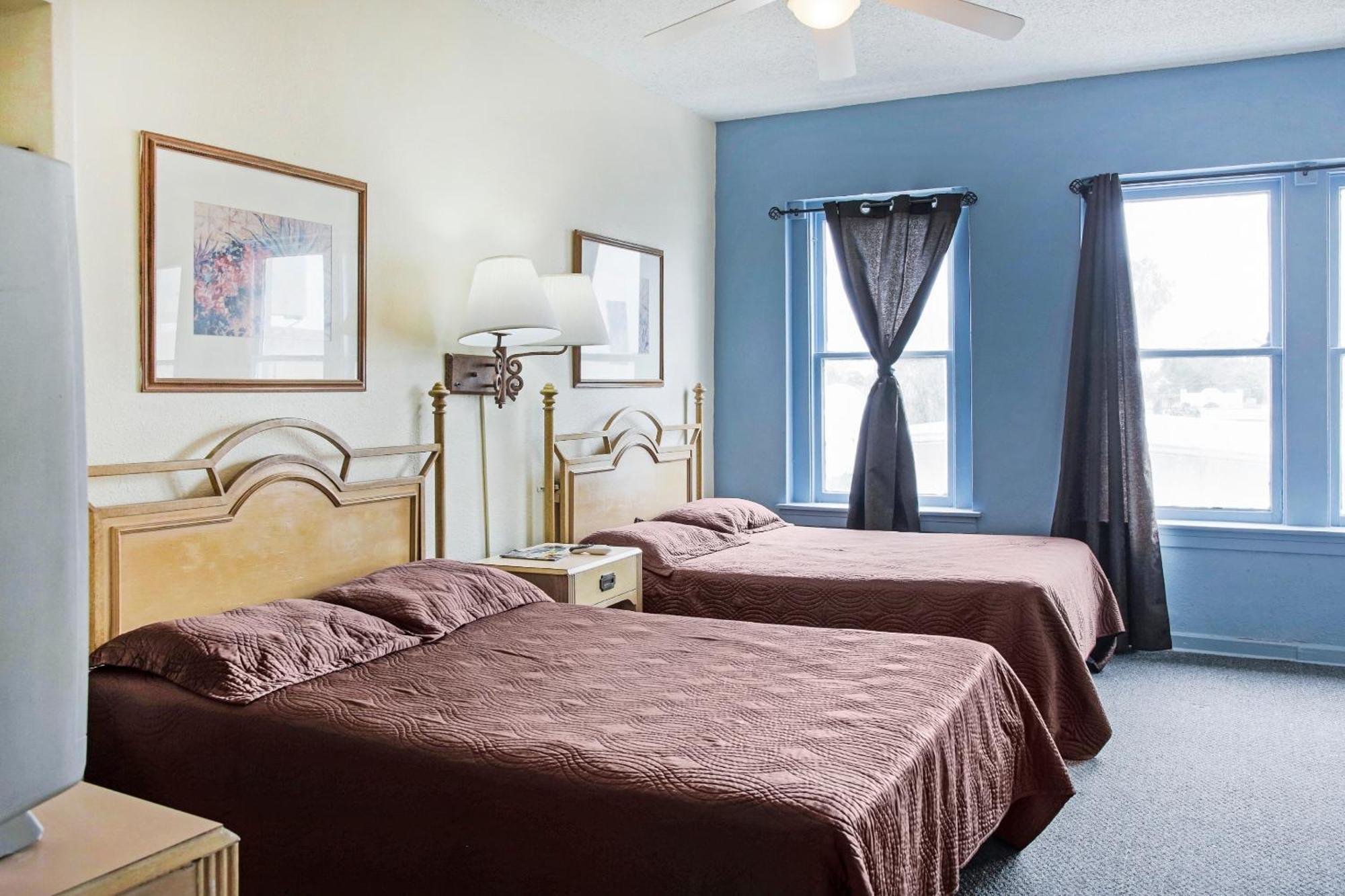 Oyo Historic Cameron Hotel Brownsville I-69E Dış mekan fotoğraf