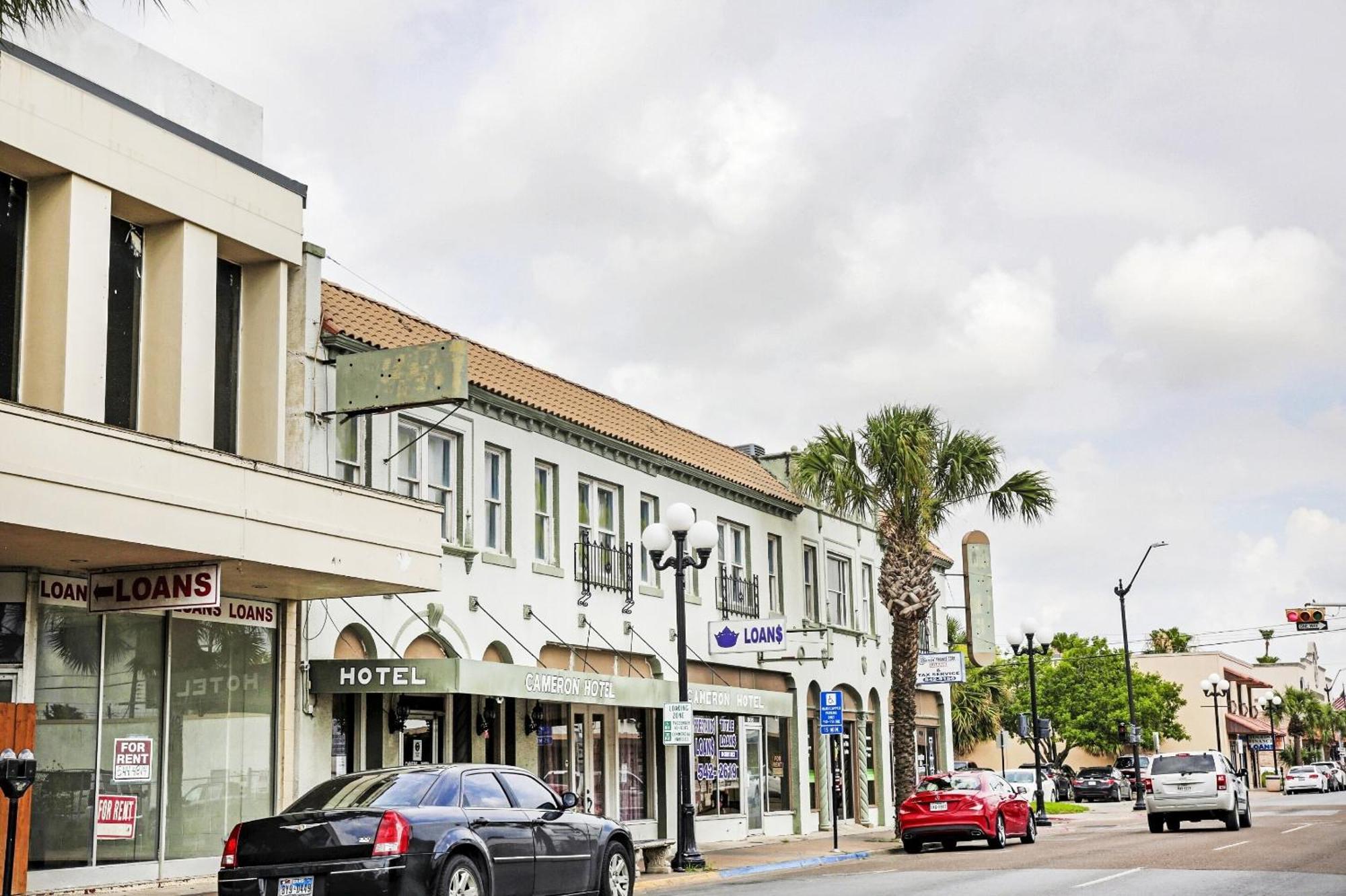 Oyo Historic Cameron Hotel Brownsville I-69E Dış mekan fotoğraf