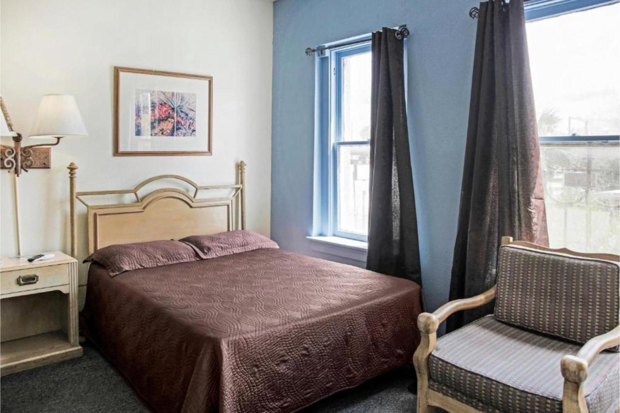 Oyo Historic Cameron Hotel Brownsville I-69E Dış mekan fotoğraf