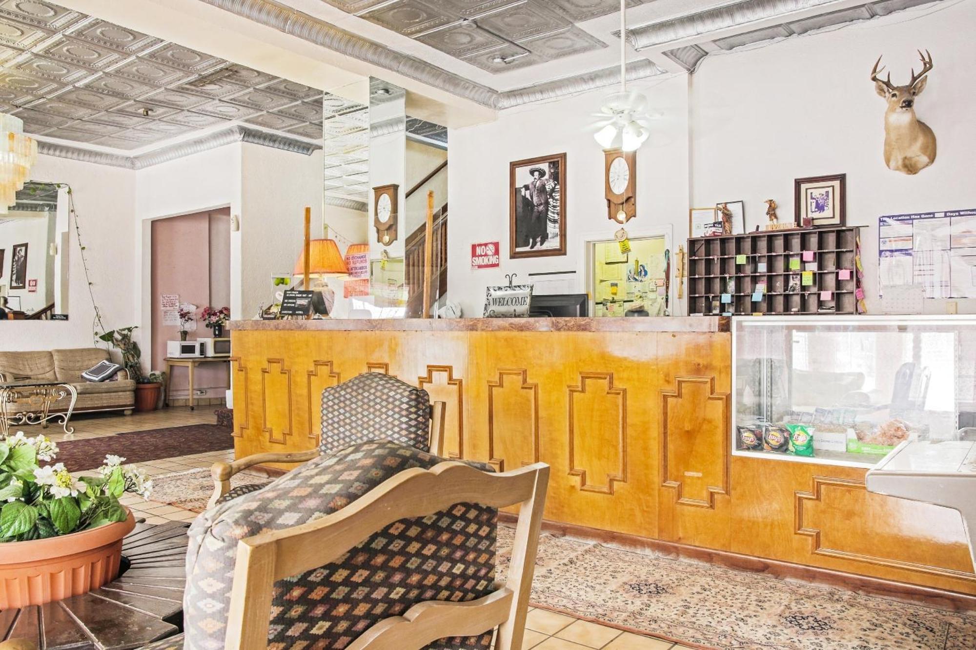 Oyo Historic Cameron Hotel Brownsville I-69E Dış mekan fotoğraf